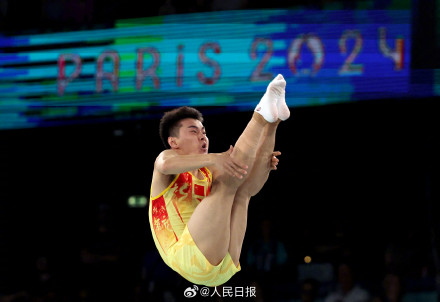 王梓赛男子蹦床银牌