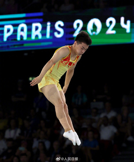 王梓赛男子蹦床银牌