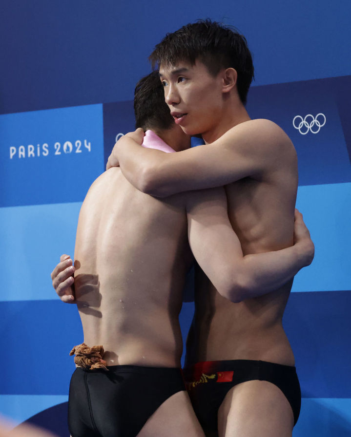 2.07分险胜！王宗源/龙道一男双三米板夺“梦之队”巴黎奥运第四金