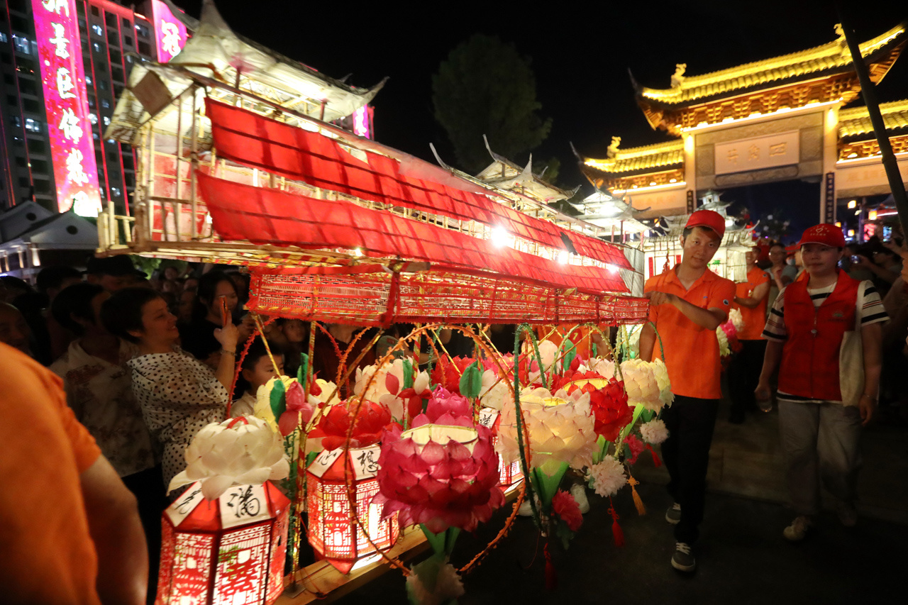 福建连城：非遗奇妙夜精彩上演 客家文化点亮人间烟火