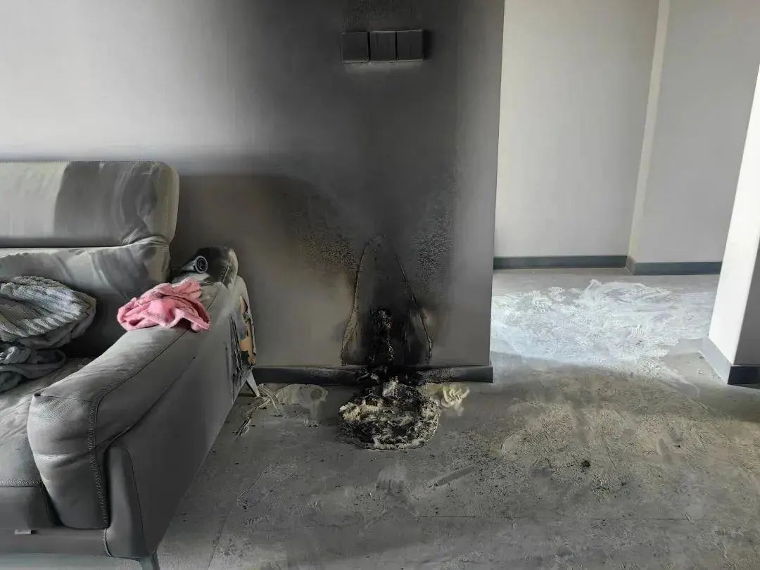 家中起火、面目全非！“肇事者”竟是扫地机器人