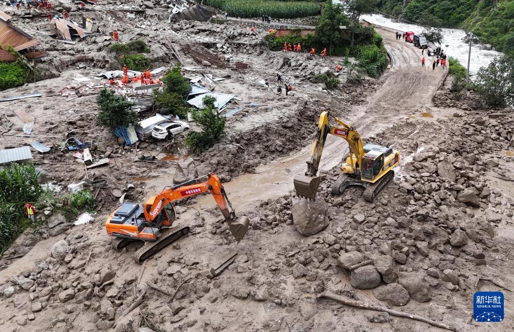 四川康定山洪泥石流灾害抢险救援有序推进