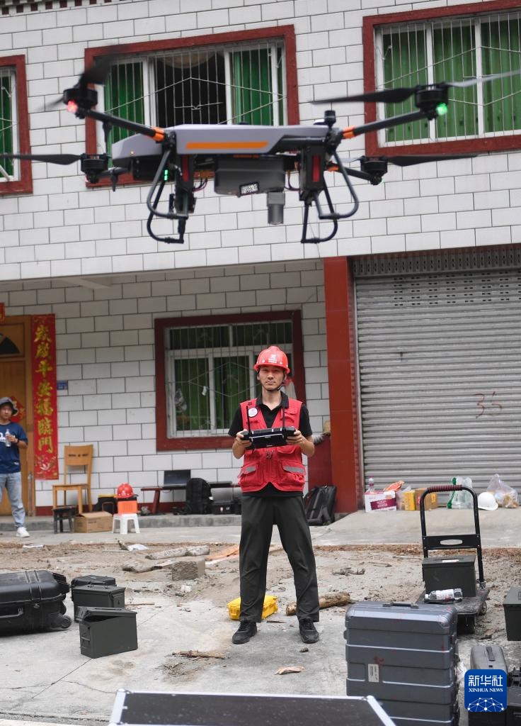 四川康定山洪泥石流灾害抢险救援有序推进