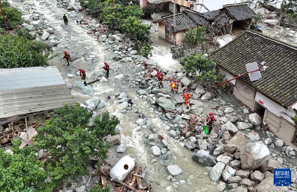 四川康定山洪泥石流灾害抢险救援有序推进
