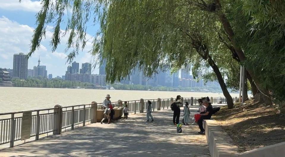 首个周末迎接近8万游客,长沙橘子洲景区恢复开园 首个周末迎接近8万游客,长沙橘子洲景区恢复开园