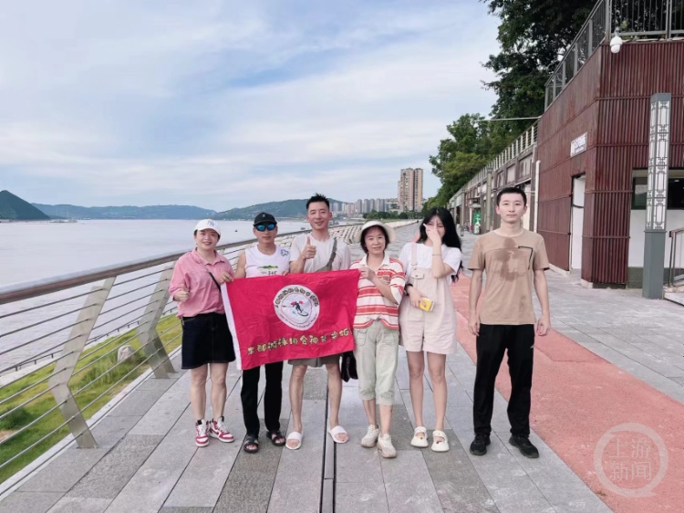 中途险丧命，男子要乘橡皮艇从攀枝花漂流到上海