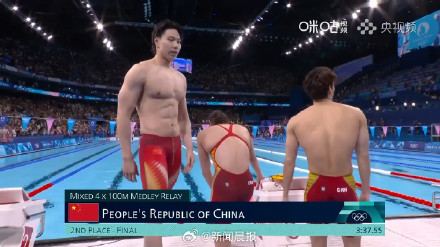 中国队男女4×100米混接力银牌