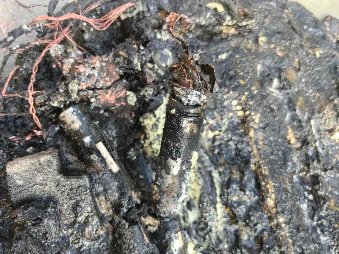 家中起火、面目全非！“肇事者”竟是扫地机器人