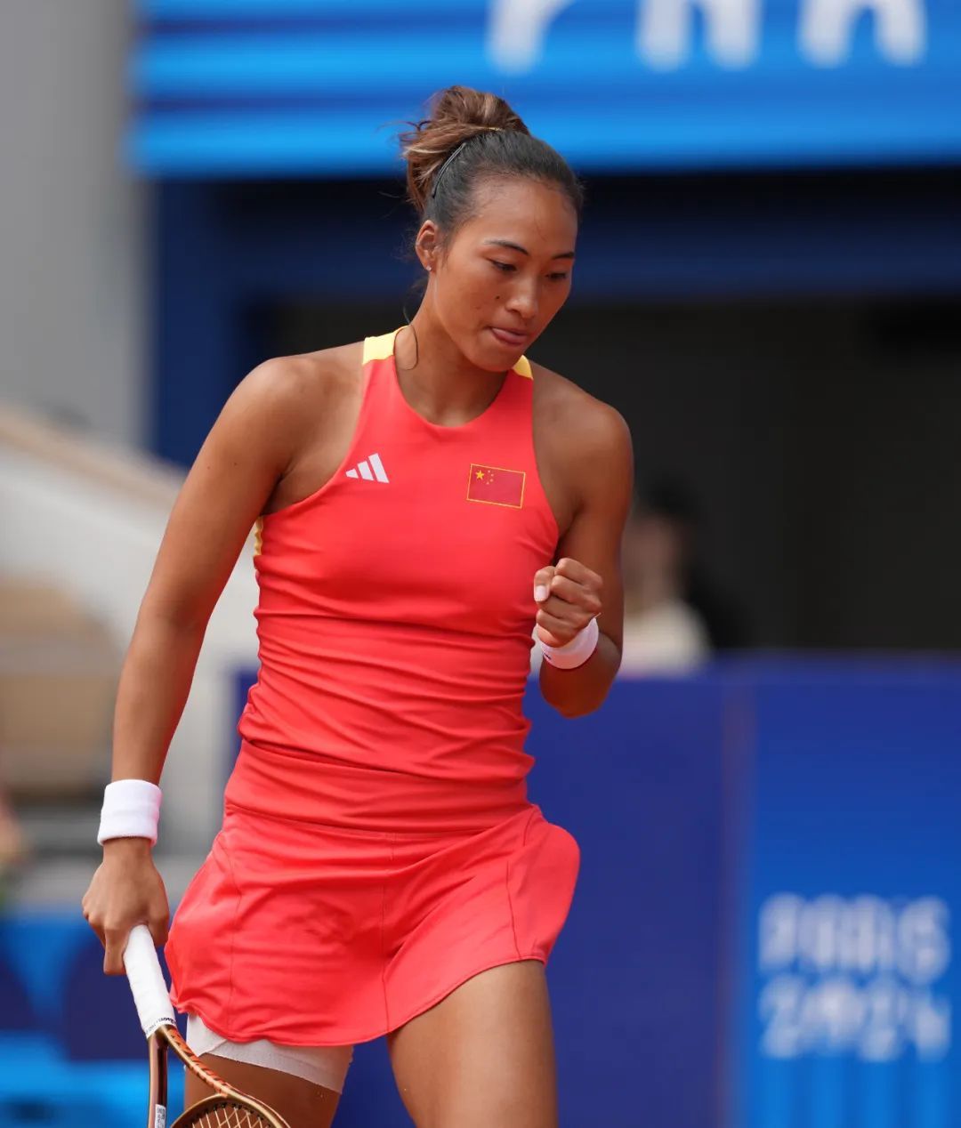 第十六金！郑钦文摘得奥运会网球女单金牌