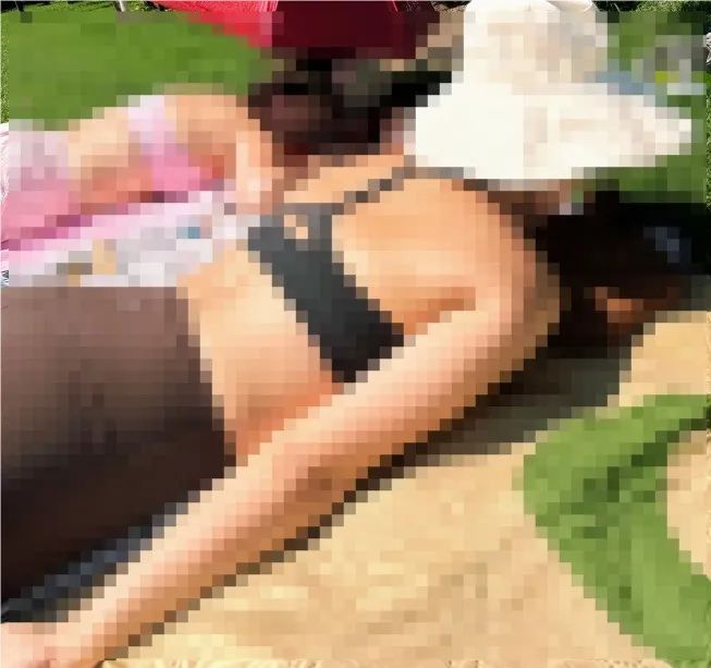 上海多家公园出现“辣眼睛”一幕：不论男女都在撩衣晒背？园方成了“三夹板”……