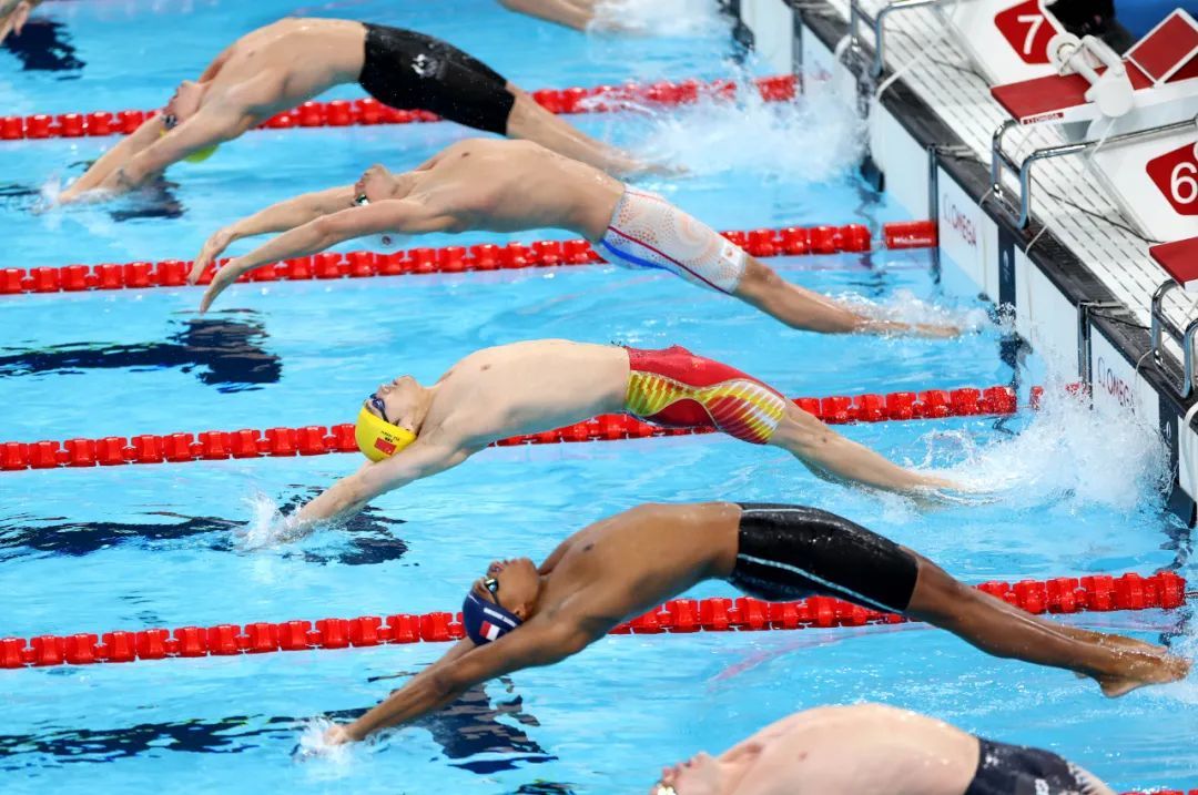 历史性突破!打破美国40年金牌垄断!中国队夺金,潘展乐冲上热搜,徐嘉余落泪 历史性突破!打破美国40年金牌垄断!中国队夺金,潘展乐冲上热搜,徐嘉余落泪