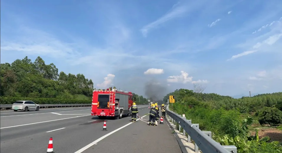 警惕，炎热高温持续升级！一不小心就“燃”了......