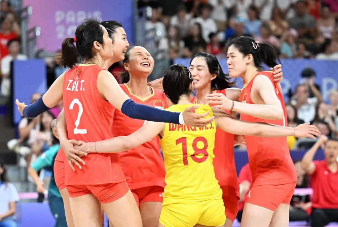 中国游泳队强势夺金！打破美国队40年垄断（附今日看点）