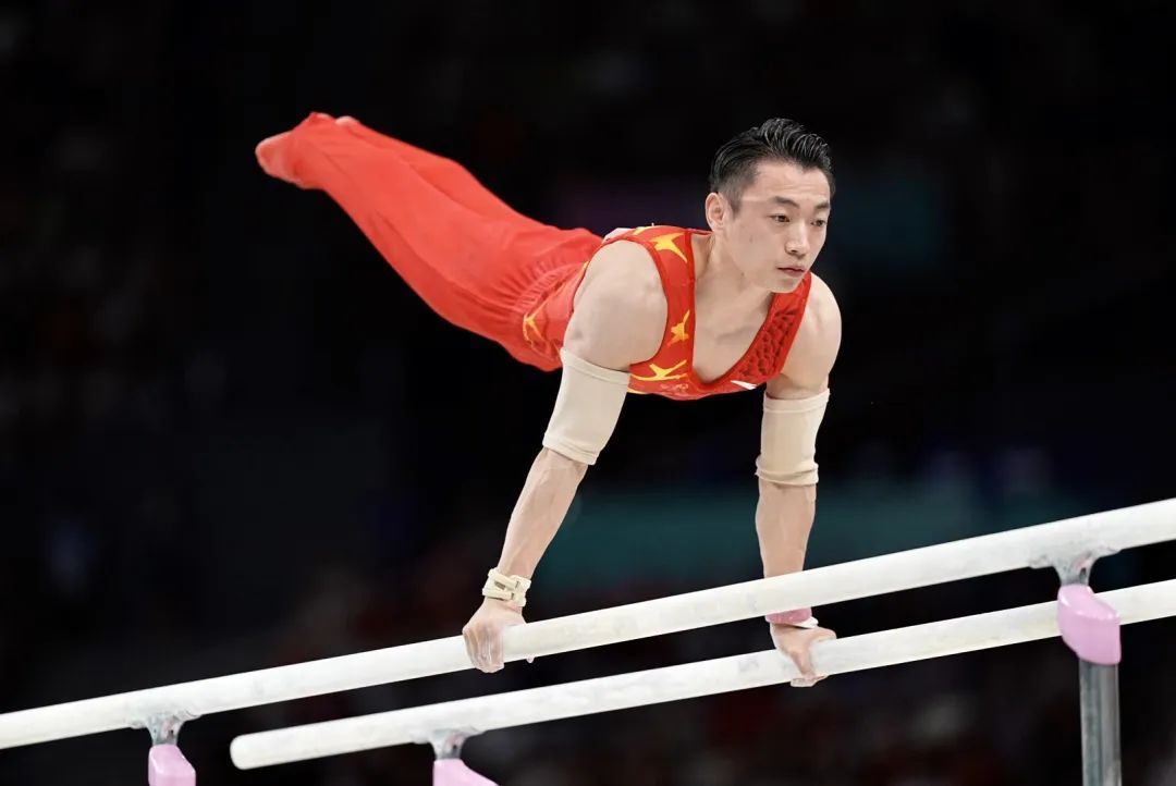 双杠的王！邹敬园夺第21金，中国双杠就是这么强！