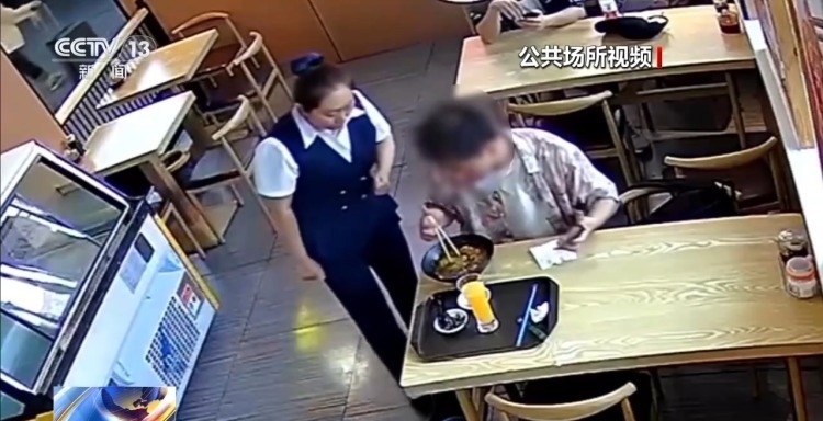 在餐厅“吃”出蚂蚁700次? 男子流窜80多个地区敲诈勒索 在餐厅“吃”出蚂蚁700次? 男子流窜80多个地区敲诈勒索