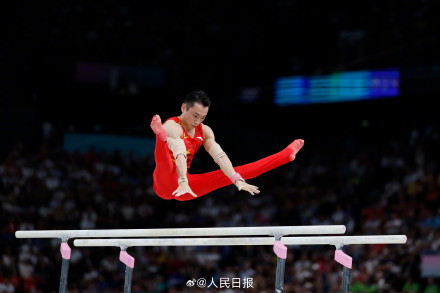 祝贺！邹敬园卫冕体操男子双杠金牌