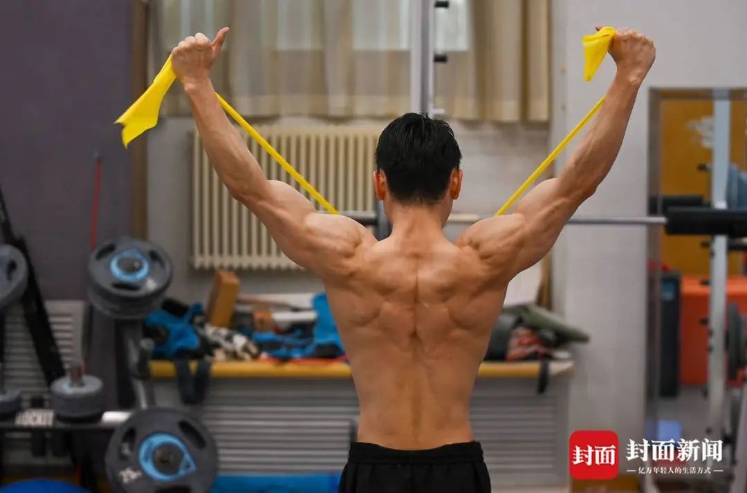 带伤出战！邹敬园成功卫冕！夺得第21金