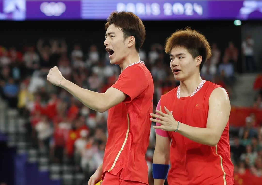 中国游泳队强势夺金！打破美国队40年垄断（附今日看点）