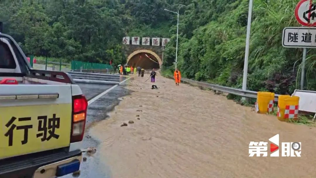 边坡塌方！G42沪蓉高速万州前往云阳方向交通中断