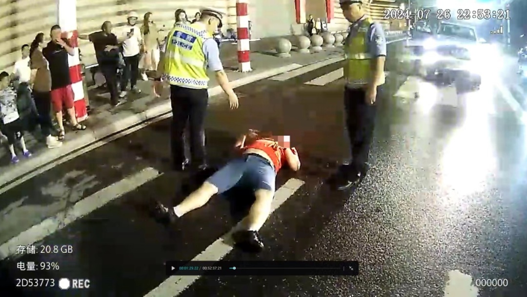 撞车、撒泼......烟台这名司机被刑拘！