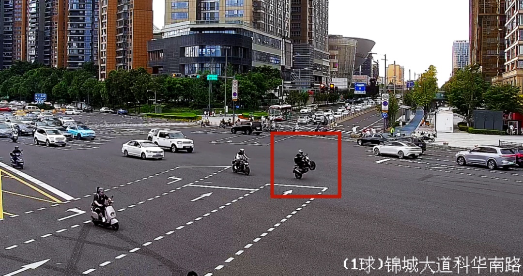 狂飙超速、翘头轰鸣、网上炫技！成都交警出手！