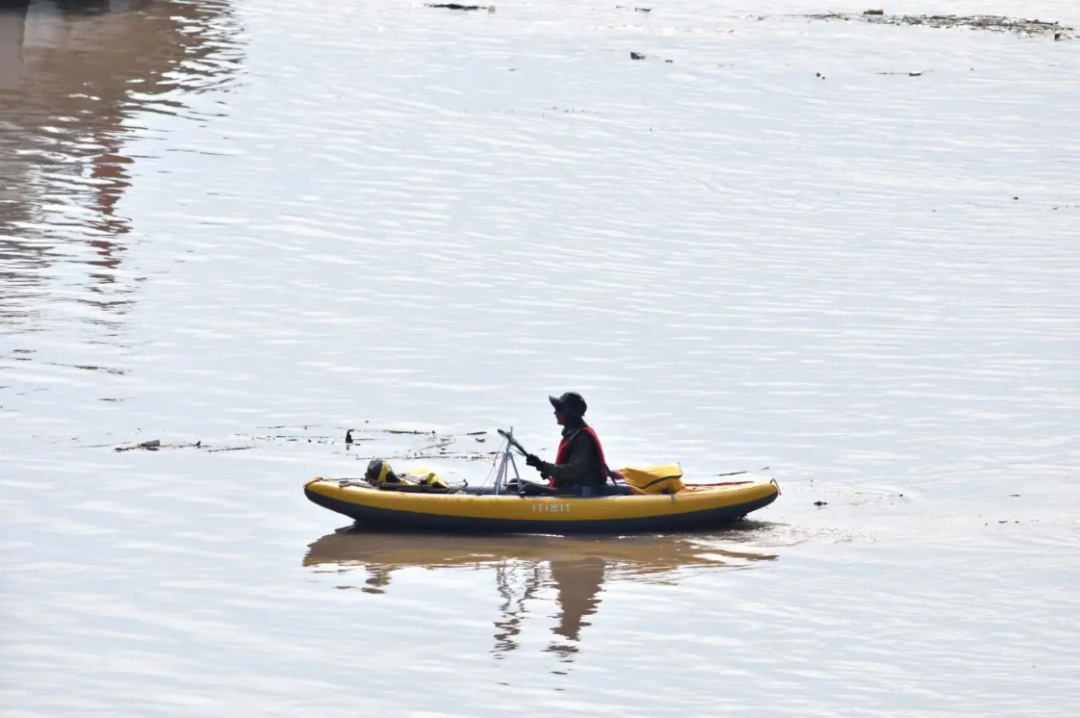 胆真大！他从四川漂流到上海，已超1700公里，中途落水差点丧命