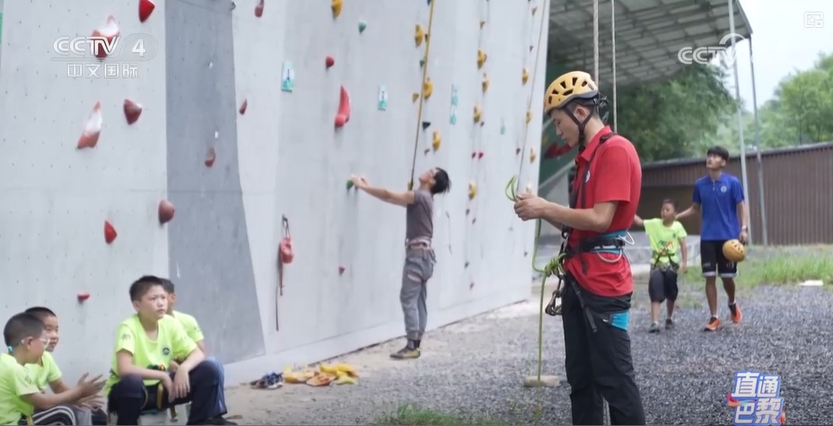 攀岩运动迎来热潮 新兴奥运项目激发小镇新活力