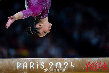 平衡木决赛多名选手掉木 周雅琴夺银