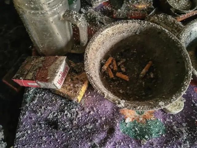 床头塑料瓶里装了什么引发大火？不少人有这个习惯→