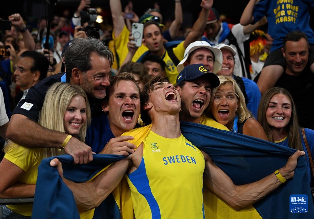 巴黎奥运会丨田径——男子撑杆跳高：杜普兰蒂斯破世界纪录夺冠