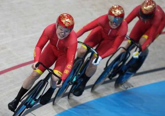 太卷！场地自行车赛场疯狂破纪录 中国队无缘奖牌