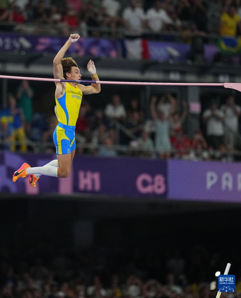 巴黎奥运会丨田径——男子撑杆跳高：杜普兰蒂斯破世界纪录夺冠