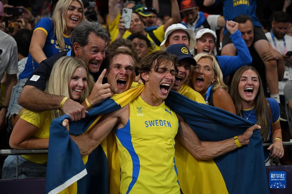 巴黎奥运会丨田径——男子撑杆跳高：杜普兰蒂斯破世界纪录夺冠