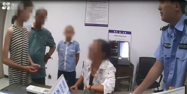 担心妈妈被“抓”，女孩竟偷偷向“警察”转账