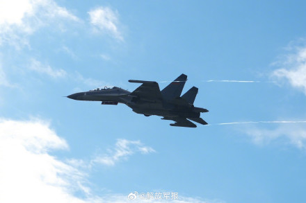 升空!战机跨昼夜飞行训练 升空!战机跨昼夜飞行训练