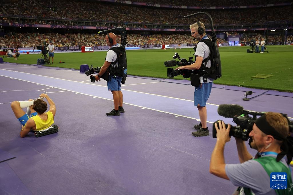 巴黎奥运会丨田径——男子撑杆跳高：杜普兰蒂斯破世界纪录夺冠