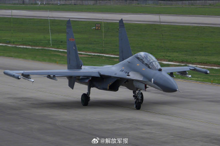 升空!战机跨昼夜飞行训练 升空!战机跨昼夜飞行训练