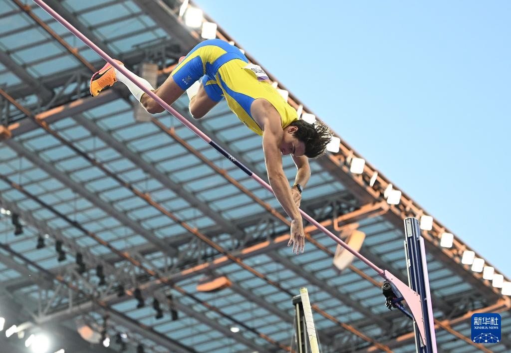 巴黎奥运会丨田径——男子撑杆跳高：杜普兰蒂斯破世界纪录夺冠