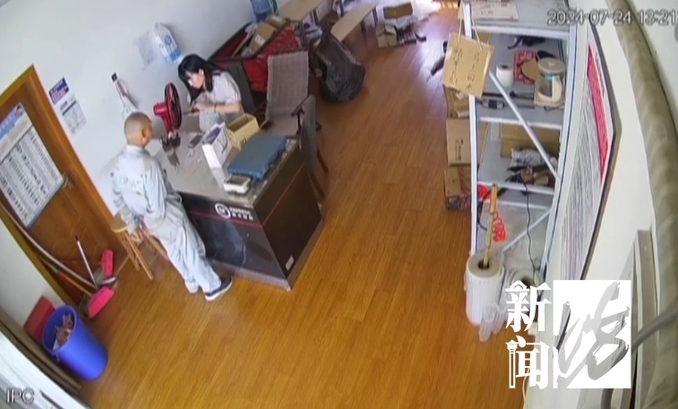 "不对劲!"上海一快递员报警!已有人上当,警方提醒→ "不对劲!"上海一快递员报警!已有人上当,警方提醒→