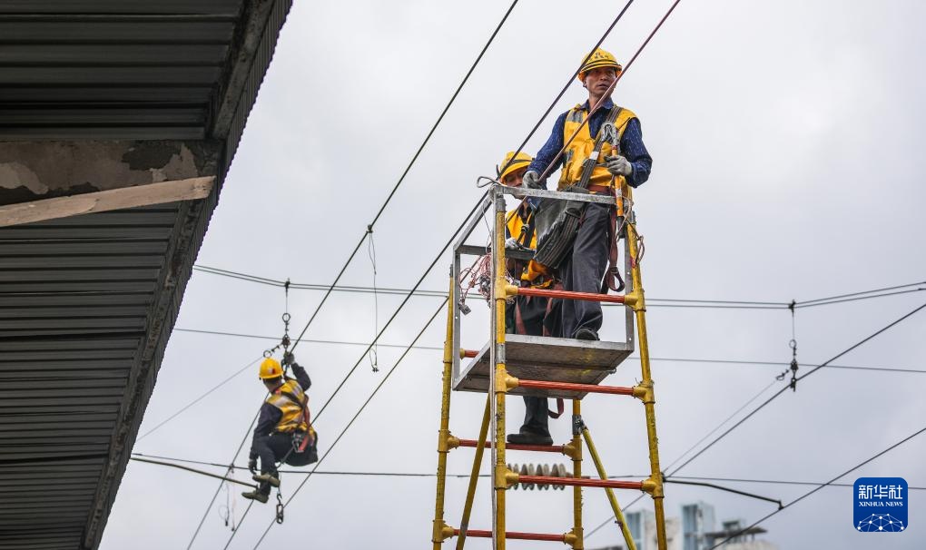 沪昆铁路贵州段集中大修施工忙