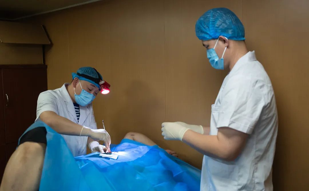 商船发来求救信号!海军第46批护航编队许昌舰紧急驰援 商船发来求救信号!海军第46批护航编队许昌舰紧急驰援