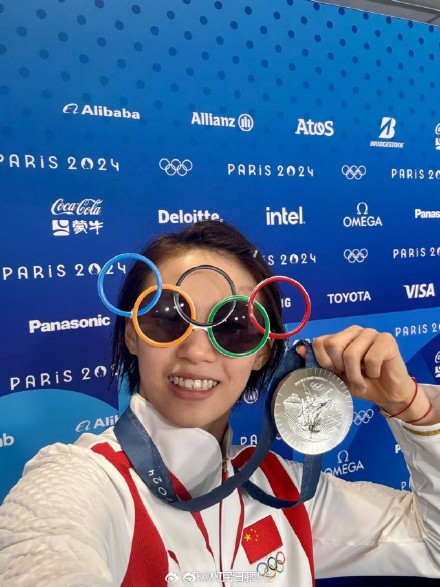 双倍可爱！全红婵陈芋汐奥运限定版照片