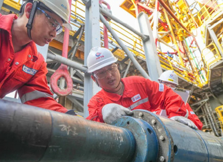 南海探获全球首个超深水超浅层大型气田