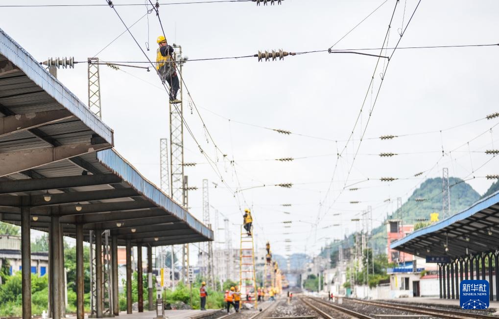 沪昆铁路贵州段集中大修施工忙