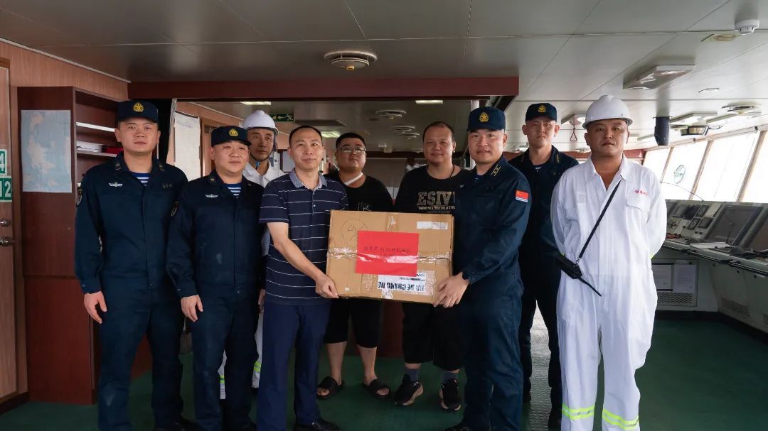 商船发来求救信号!海军第46批护航编队许昌舰紧急驰援 商船发来求救信号!海军第46批护航编队许昌舰紧急驰援