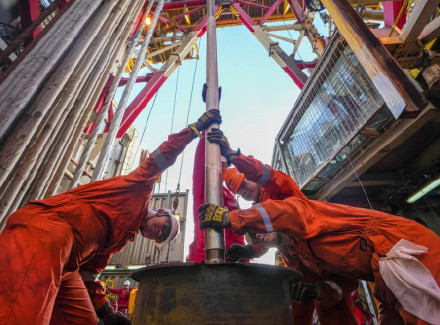 南海探获全球首个超深水超浅层大型气田