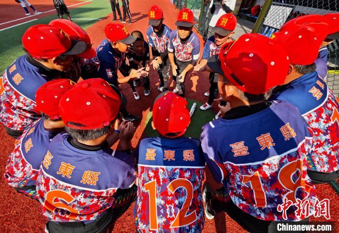 两岸青少年棒球赛场内外的情缘与情谊