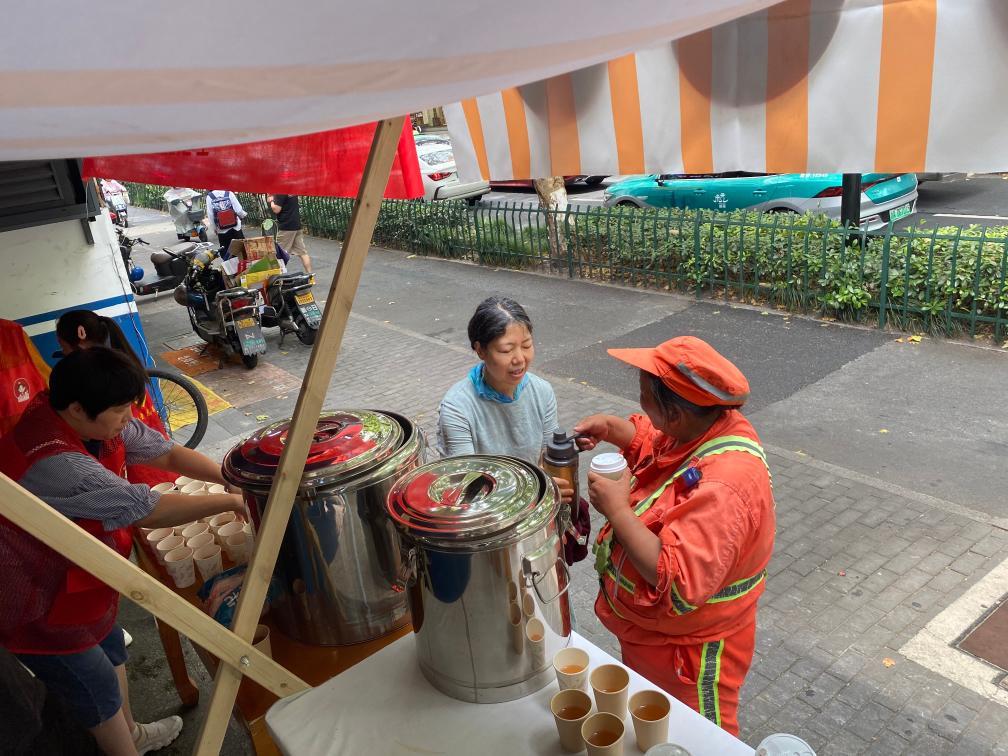 新闻直击:杭州,40摄氏度+! 新闻直击:杭州,40摄氏度+!