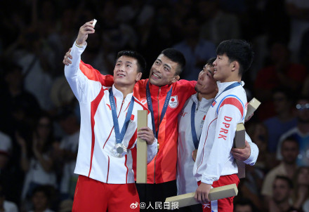 曹利国夺男子古典式摔跤60公斤级银牌