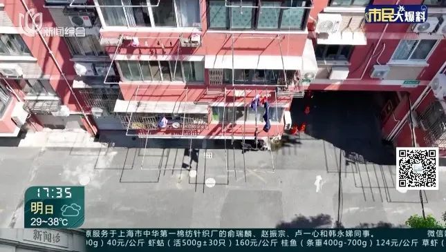 飞来横祸！新车竟被砸成这样，女子急煞：谁来买单？